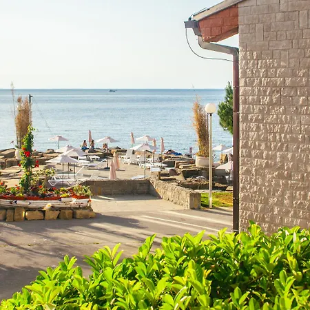 Barbara Beach And Spa Hotel
