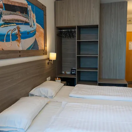 Barbara Hotel 3*